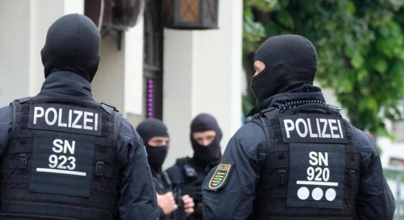 Ismét késsel támadtak járókelőkre Németországban