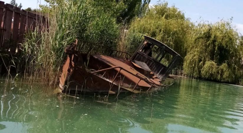 Hajóroncsot találtak a Balatonban