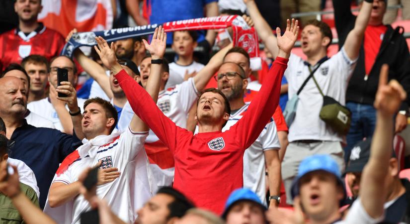 Az angol szurkolóknak azt tanácsolják, hogy inkább otthonról szurkoljanak az Eb-negyeddöntős válogatottjuknak
