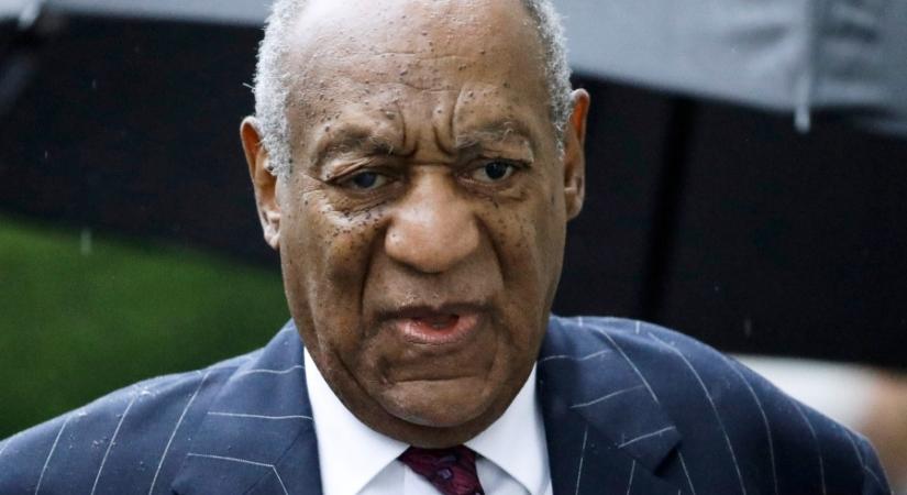 Bill Cosby szabad: Eljárási hiba miatt engedték ki az állítólag több mint 60 nőt megerőszakoló férfit