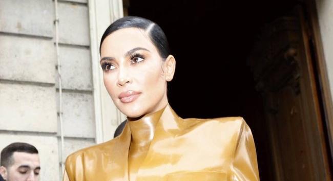 Tudta, hogy Kim Kardashian fenekének külön Insta-oldala van?