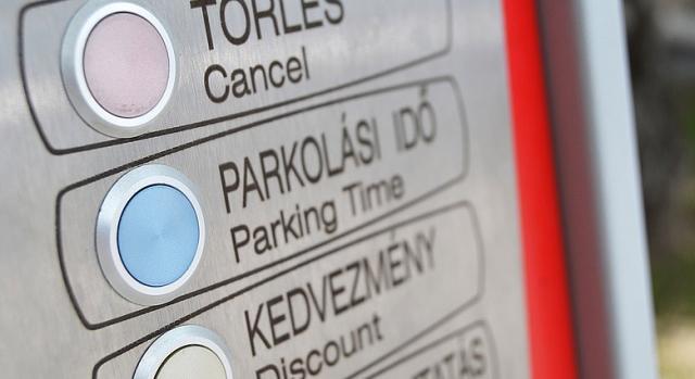 A Zuglóban élők egy óra ingyenes parkolást kaptak a kerületben