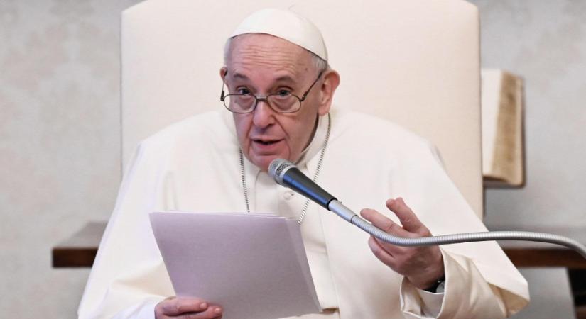 Ferenc pápa kórházba vonult: meg kell operálni