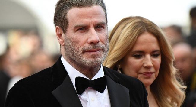 Letelt a gyászév: Enyhülni látszik John Travolta fájdalma