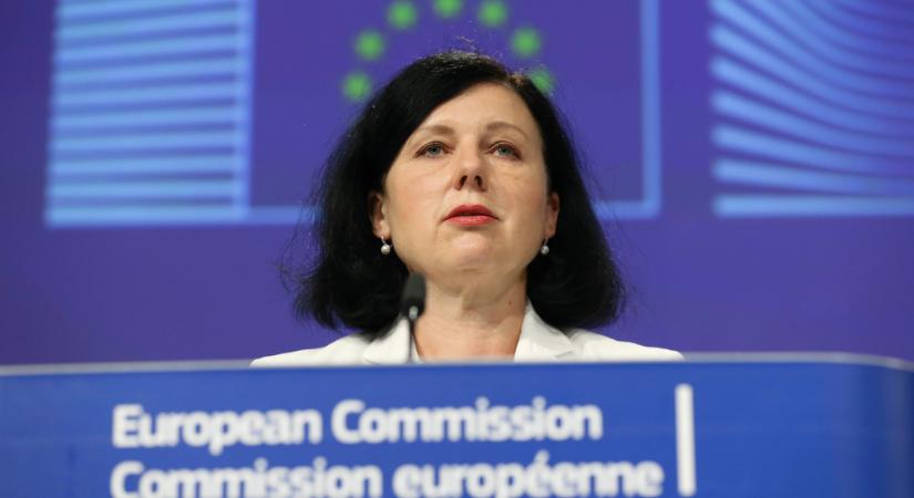 Vera Jourová: az új magyar törvény ellentétes az EU alapértékeivel