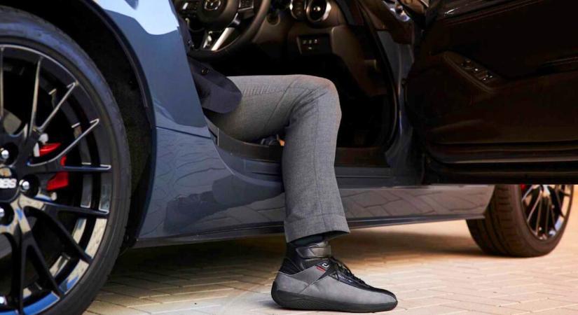 Autóvezető-cipőt is kínál a Mazda