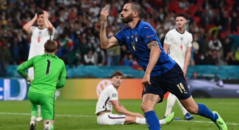 Videó: szöglet után Bonucci góljával egyenlítettek az olaszok