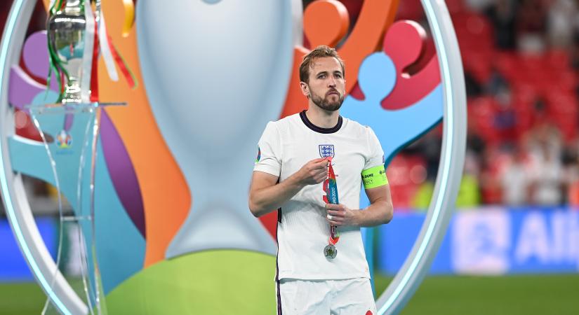 Könnyekről és átkozott tizenegyesekről írnak az Eb-döntő után az angol lapok