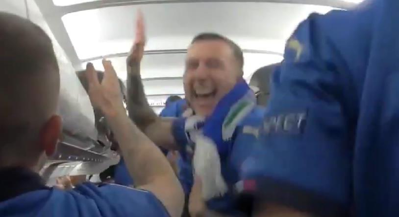 Az Eb-győztes olasz focisták hatalmas bulit csaptak a hazafelé tartó repülőn - videó