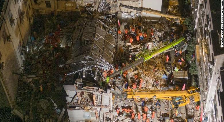 A kínai szálloda összeomlása nyolc halálos áldozatot követelt, 9 embert pedig még mindig keresnek