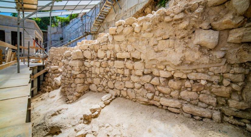 A babilóni fogság előtti városfal részletére bukkantak Jeruzsálemben izraeli régészek