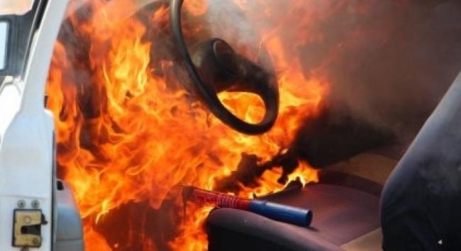 Autótűz Mezőkövesden