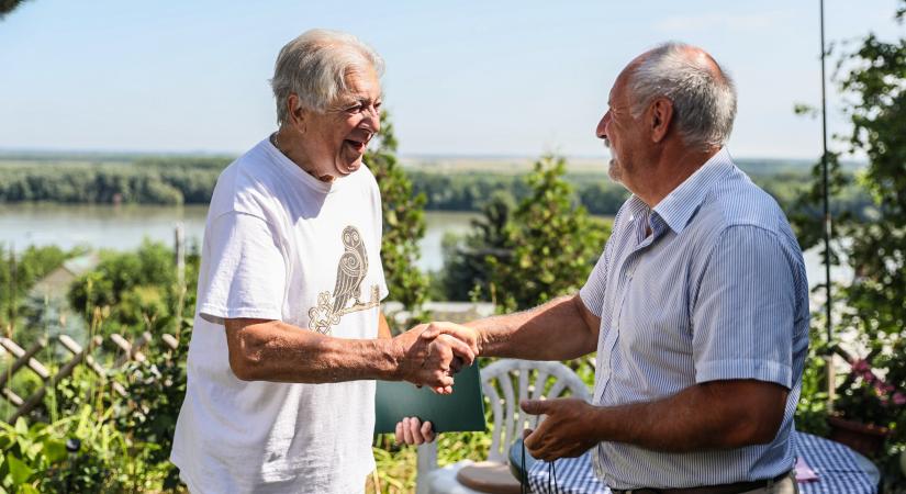 90 éves lett Töpi bácsi, őt köszöntötték Kulcson