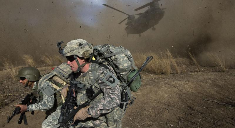 Az amerikai hadsereg húszezer afgán segítője kér kimenekítést