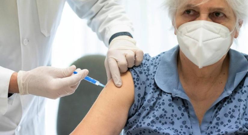 Burkolt beismerés: a kormány kifejezetten a kínai vakcinára szabta a harmadik kört