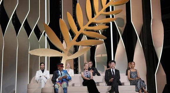 Cannes: Julia Ducournau Titán című filmje kapta az Arany Pálmát