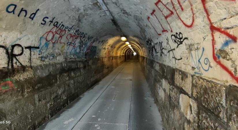 Ilyen a pesti Halál-alagút az új Oppo mobil szemével