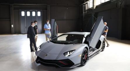 Teljesen új motort fejleszt a Lamborghini az Aventador utódjának