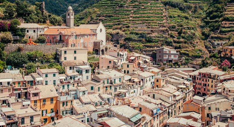 Több tízezer dollárt fizetne pár olasz falu, hogy fiatalok költözzenek be hozzájuk