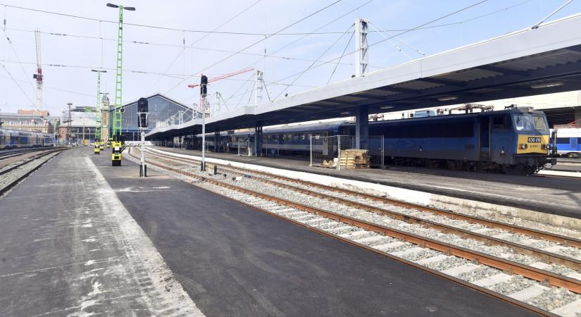 Azonnali belső vizsgálatot rendelt el a MÁV-vezér a Nyugati pályaudvar újraindítása óta látott hibák miatt