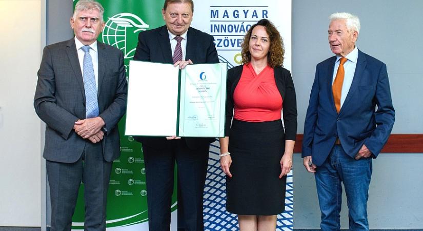 Önfertőtlenítő padlóburkolat nyerte a Magyar Kereskedelmi és Iparkamara által felajánlott innovációs díjat