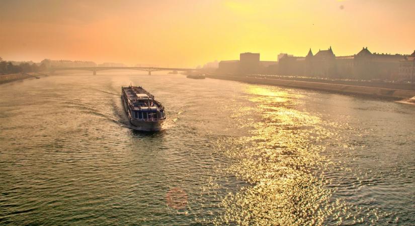 Ha egy hajó elindul, avagy a folyami kirándulóhajók belső élete