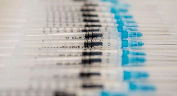 Rusvai Miklós: az influenza elleni oltásokat is keverik, az nem zavar senkit