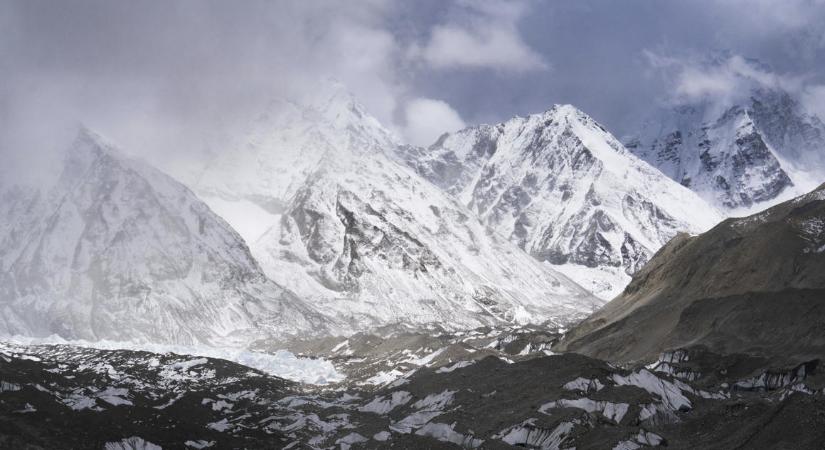 Ismeretlen ősi vírusokat találtak egy tibeti gleccser 15 ezer éves jégmagjában