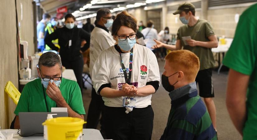 Nagy-Britanniában elkezdett csökkenni az új fertőzések száma, a halálos áldozatoké pedig végig alacsony maradt
