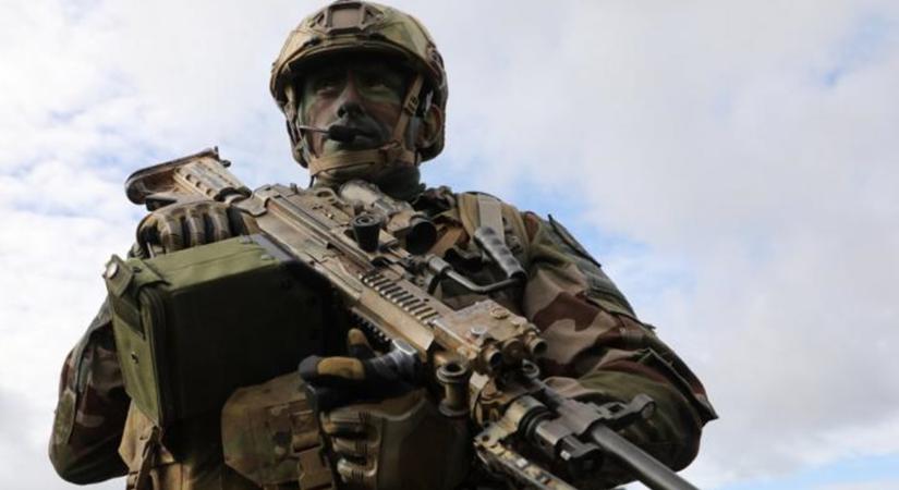 Forgatókönyvet írat a francia hadsereg a sötét háborús jövőről