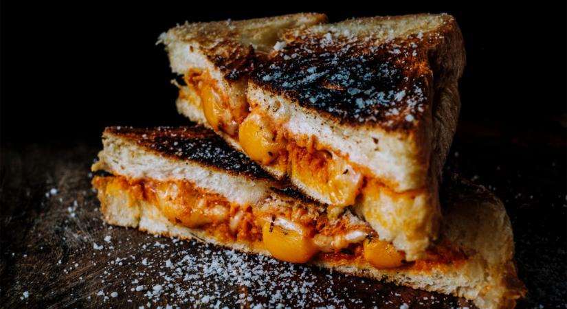 Könnyfakasztó ára van a világ legdrágább sajtos szendvicsének
