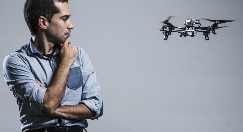 Gyorsabbak a drónok, ha pilóta helyett egy új algoritmus irányítja őket