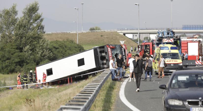 Tíz ember meghalt egy horvátországi buszbalesetben