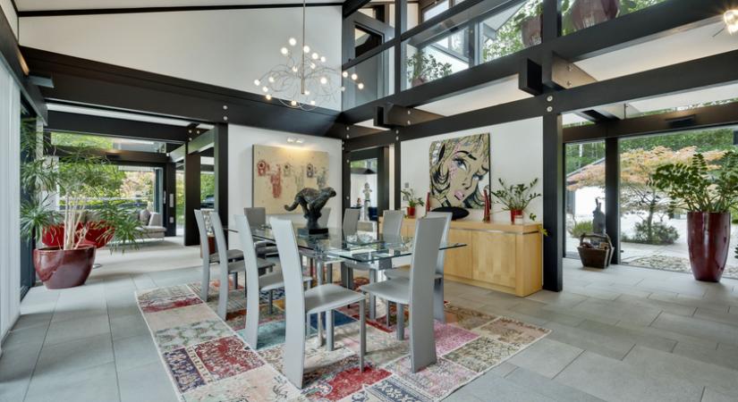 Pillants be Antonio Banderas lenyűgöző eladó házába: letisztultság és a minták mesteri kombinációja jellemzi