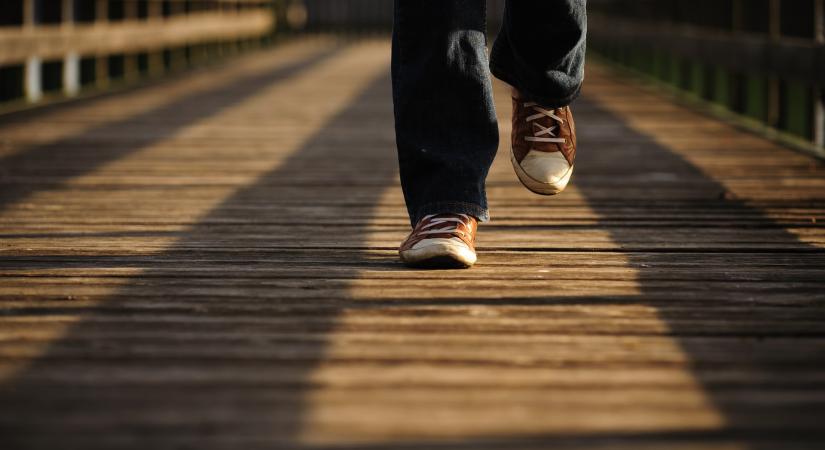 Ha csak napi 30 percet sétálsz, tényleg lefogysz?