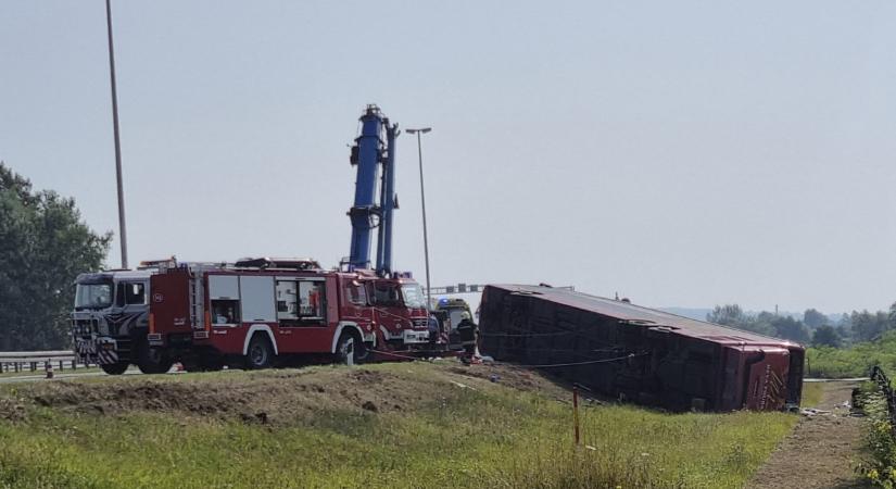 Halálos buszbaleset történt egy horvátországi autópályán