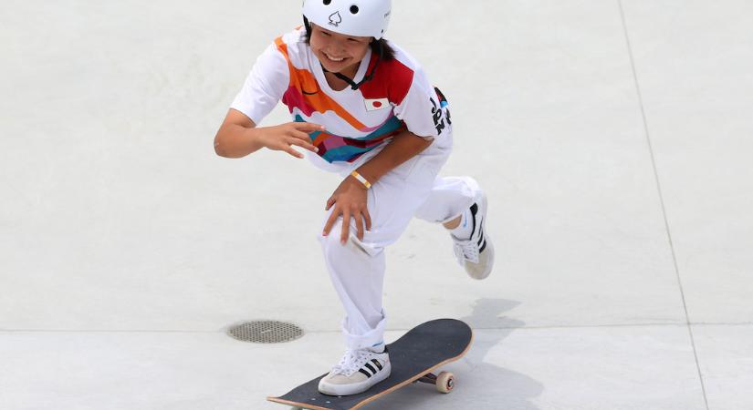 A tokiói olimpia legfiatalabb bajnoka a 13 éves japán gördeszkás