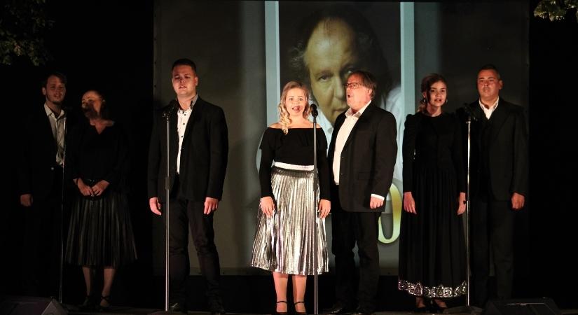 Élő zenés Balázs Fecó-emlékestet tartottak a Veszprémi Petőfi Színház művészeivel