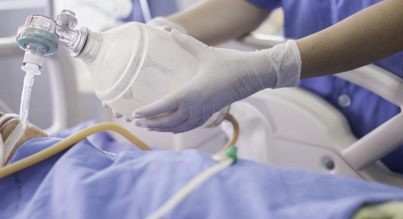 Koronavírus: újabb tartós tünetet azonosítottak a kórházban kezelteknél