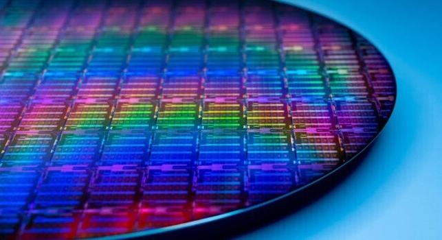 Többségbe kerültek a 10 nm-es fejlesztések az Intelnél