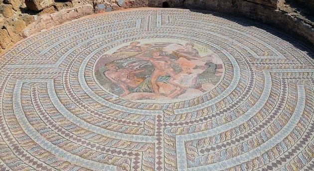 Látványos mozaikpadlót tártak fel Cipruson