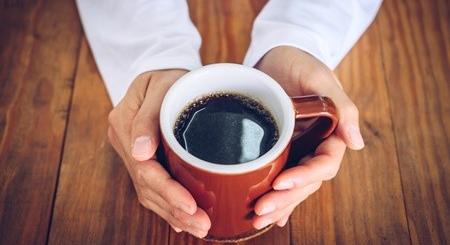 A túl sok kávé a demencia veszélyét is növeli