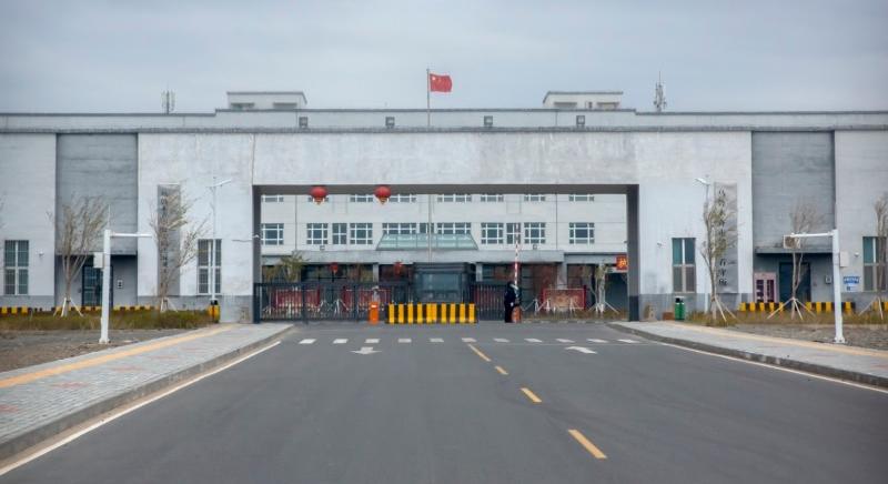 Ilyen hatalmas fogolyközpontokban tartják Kínában az ujgurokat