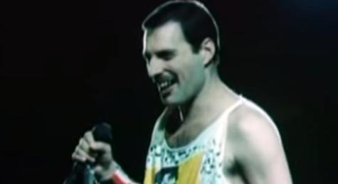 „Nem akartak szánalmasnak tűnni” – Ma volt 35 éve a Queen legendás budapesti koncertje