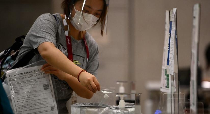 Tokióban csúcsot döntött az új fertőzöttek napi száma