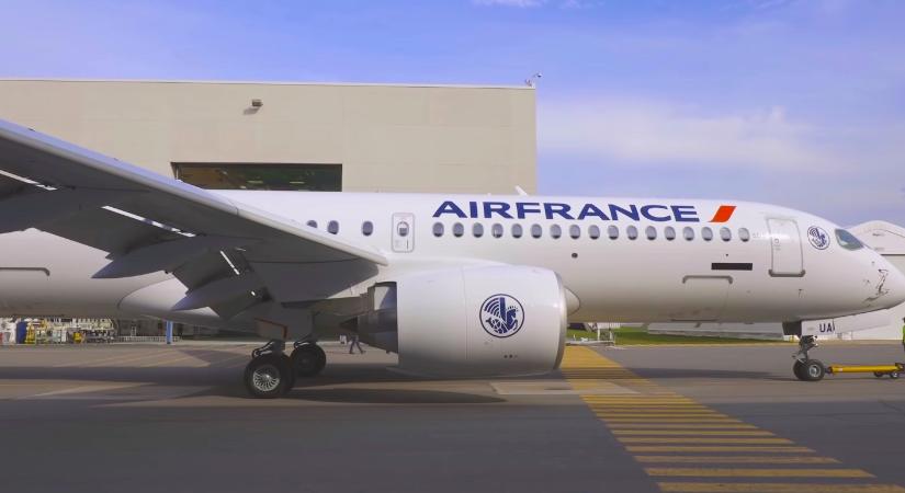 Így készült az Air France első Airbus A220-300-asának festése