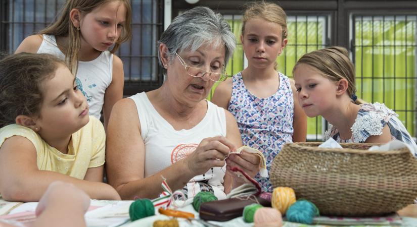 Új kézműves technikákat ismerhettek meg a gyerekek a Bregyó–közi Napközis táborban