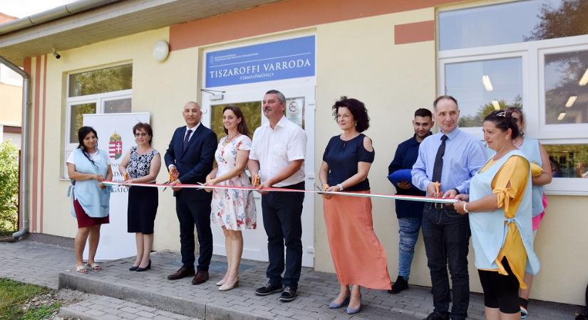 Új varroda tan- és termelőműhely nyílt Tiszaroffon