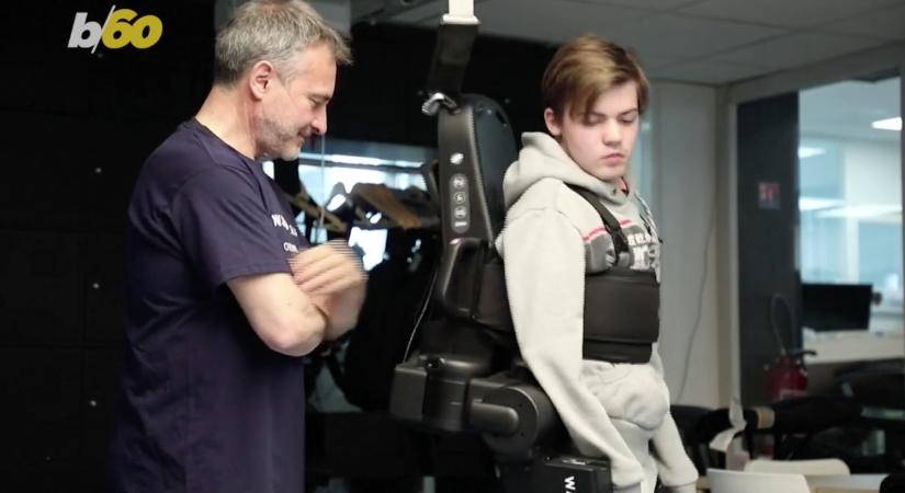Robotvázat épített az apa, hogy járni tudjon a 16 éves fia – videó