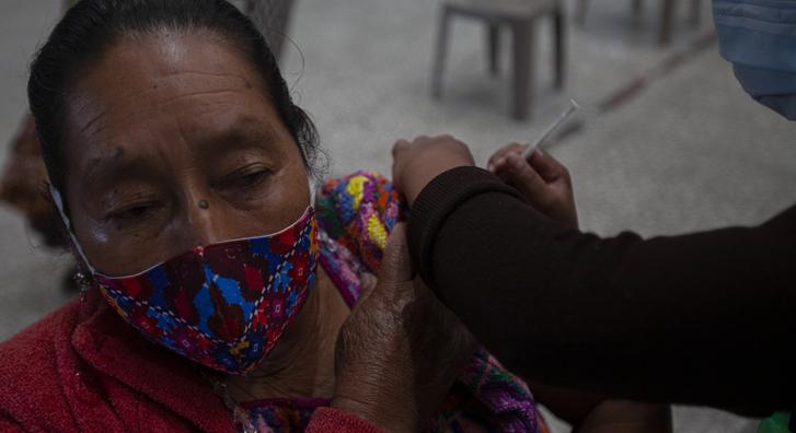 Késik a Szputnyik V, Guatemala nyugati vakcinát kér